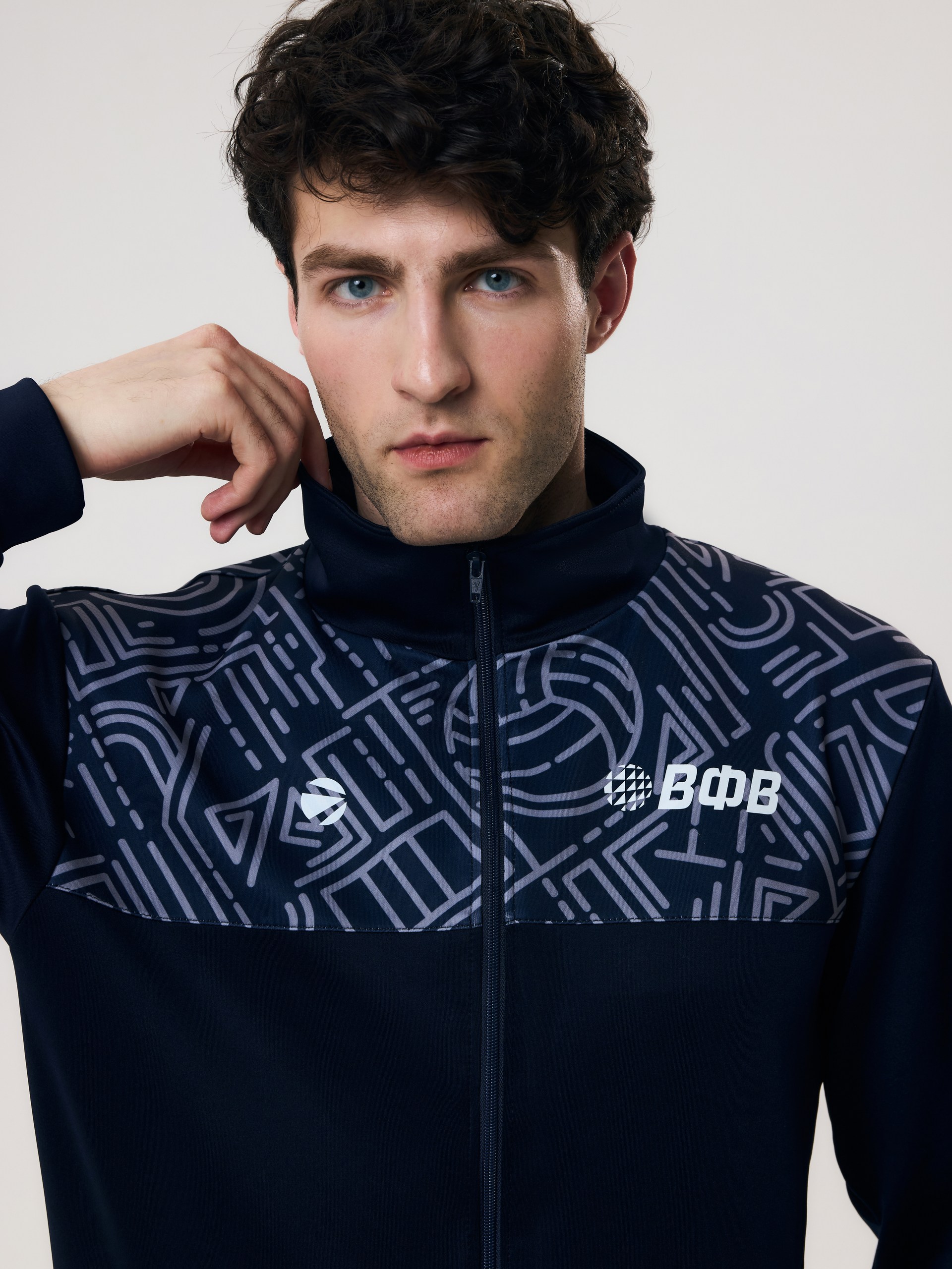 Толстовка на молнии мужская от парадного костюма